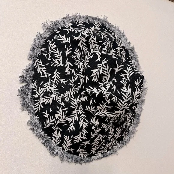 FRENCH CONNECTION | LEAF PRINT SUNHAT | Black & Ecru | NWT - Picture 11 of 12